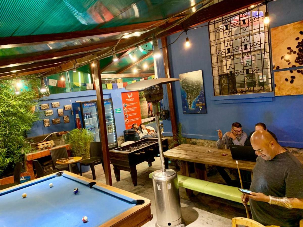 Blue House Youth Hostel Quito Zewnętrze zdjęcie